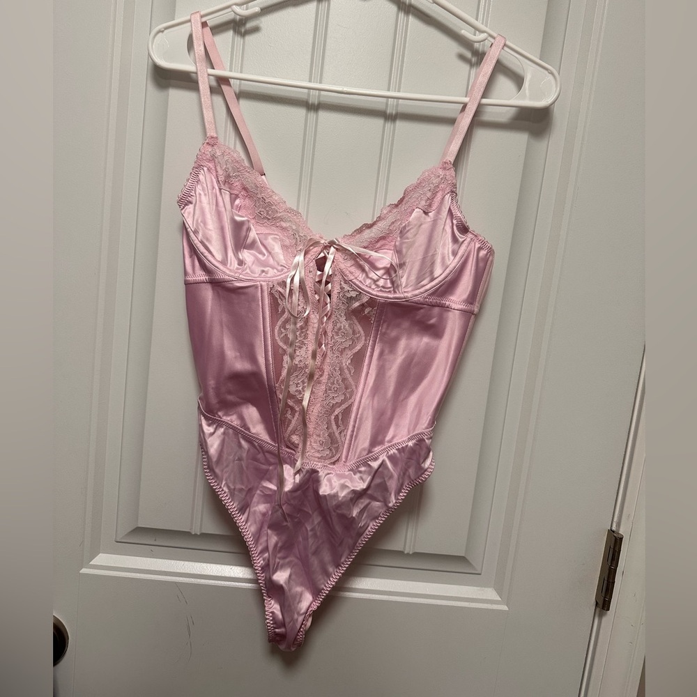 Savage X Fenty Pink Lace Thong Bodysuit Size M NWT
